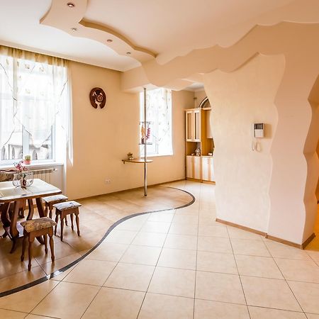 Alfa Apartments Rynok Square 30 Lemberg Exterior foto