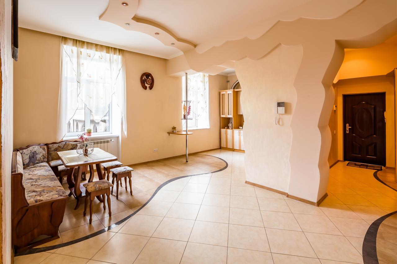 Alfa Apartments Rynok Square 30 Lemberg Exterior foto